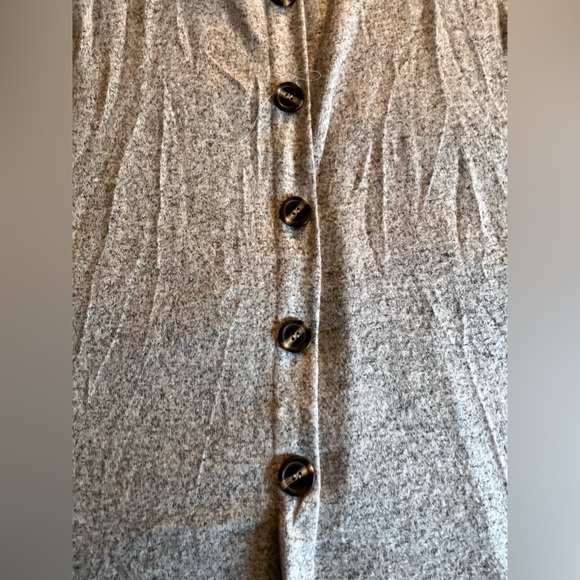 NWT Perseption Concept Gray sweater shirt with button detail on the back. - Picture 5 of 8